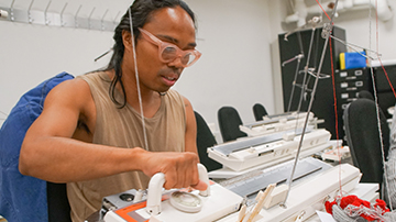 FIT Center for Continuing Professional Studies knitting class